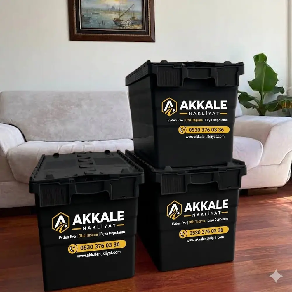 Akkale Nakliyat markalı taşıma ve depolama kasaları